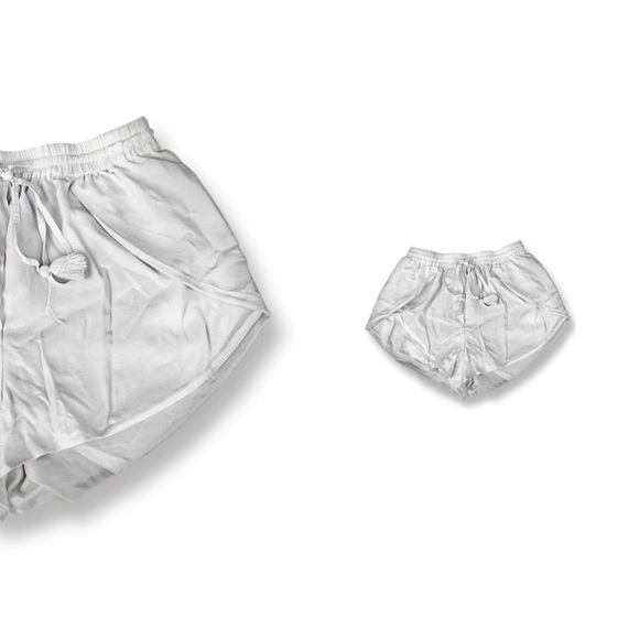 White High Waisted Flowy Shorts - Picture 1 of 1